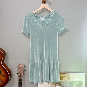 Green, Caution to the wind dress. Medium